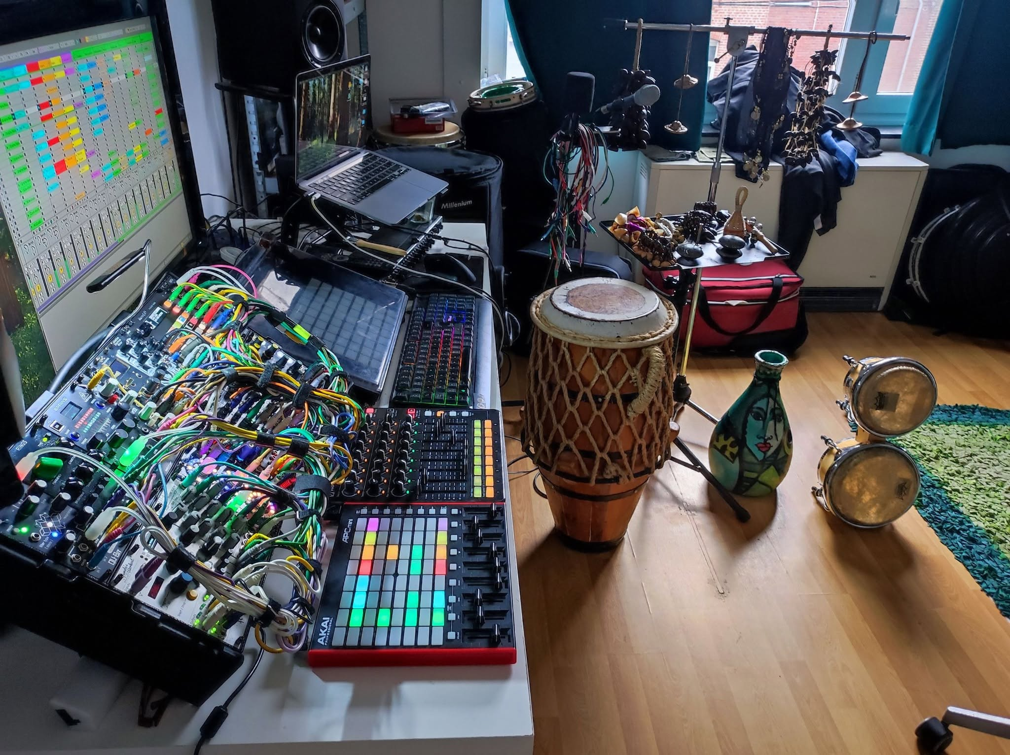 Machines électroniques et percussions utilisées pour le live Samba Tech